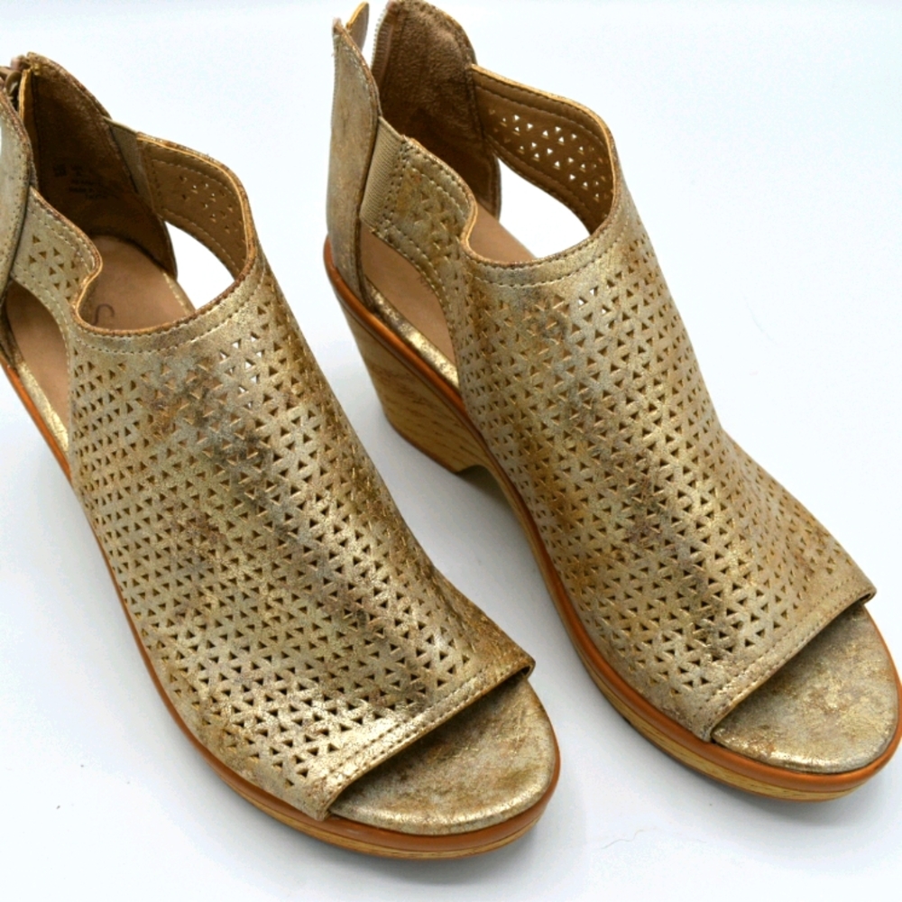 Naturalizer Soul Fayth open toe bootie sandal gold